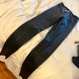 Skims Faux Leather Leggings size Small never worn.